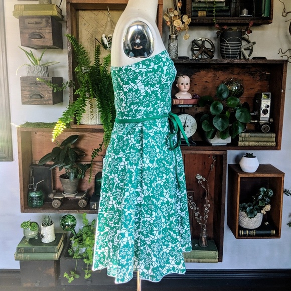 Vintage Green and White Swing Dress - Picture 5 of 8